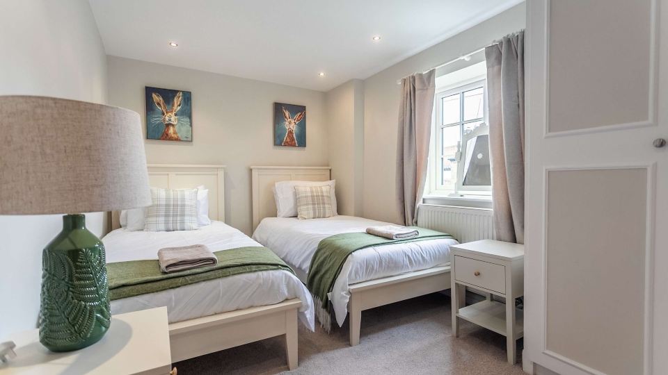 NEW Cosy Stone Cottage With Free Parking Wifi