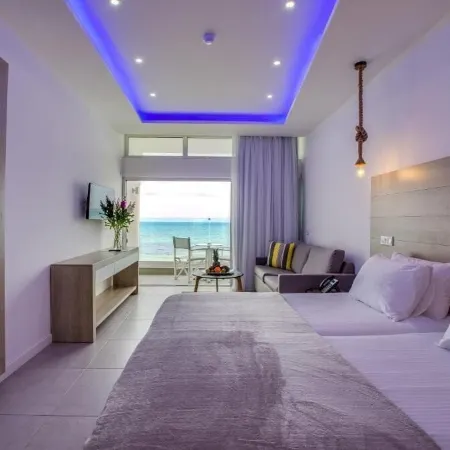 Island Boutique Hotel Отели рядом с достопримечательностью «Хала Султан Текке»