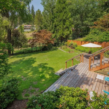 The Meadowlark - Midcentury Gem Minutes From Campus 3 Bedroom Home
