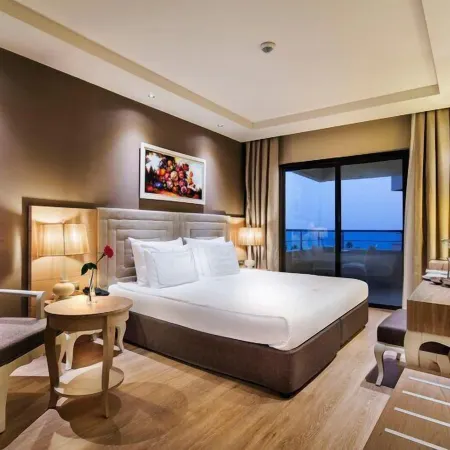 Bellis Deluxe Hotel & Heated for Winter Aqua Park