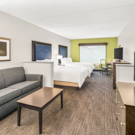 Holiday Inn Express & Suites WILMINGTON-NEWARK by IHG