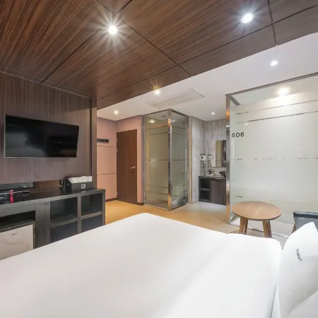 H Moment Hotel in Yangsan