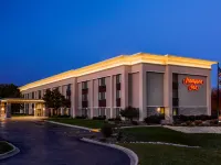 Hampton Inn Milwaukee-Airport Hotels near Milwaukee Mitchell International Airport