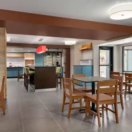 Country Inn & Suites by Radisson, Roanoke Rapids, NC