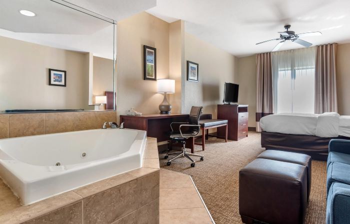 Comfort Inn & Suites
