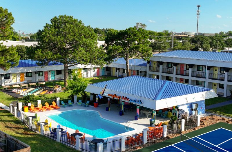 Hotel McCoy - Art, Libations, Pool Society photo 2