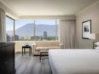 Santiago Marriott Hotel Hotels near مول باركي أراوكو
