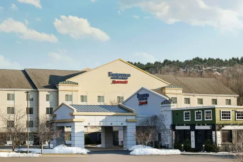 Fairfield Inn & Suites Plainville - bar