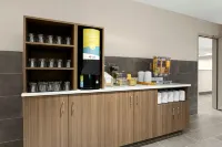 Home2 Suites by Hilton Owatonna - breakfast