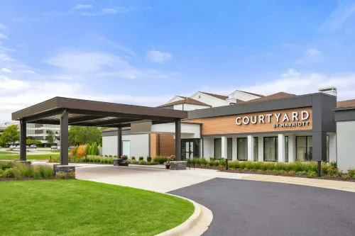 Courtyard Detroit Livonia - parking