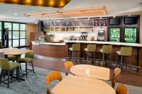 Courtyard by Marriott Ann Arbor - Parkplatz