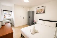 Ground Level Studio Escape with Fast WiFi - Condos
