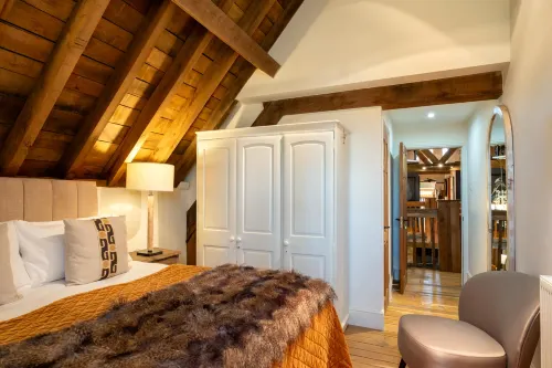 Willowberry Barn - Exclusive Home with Hot Tub - 2성급