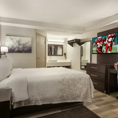 Red Roof Inn Plus & Suites Erie Hotels near بريسك آيسل إستيت بارك
