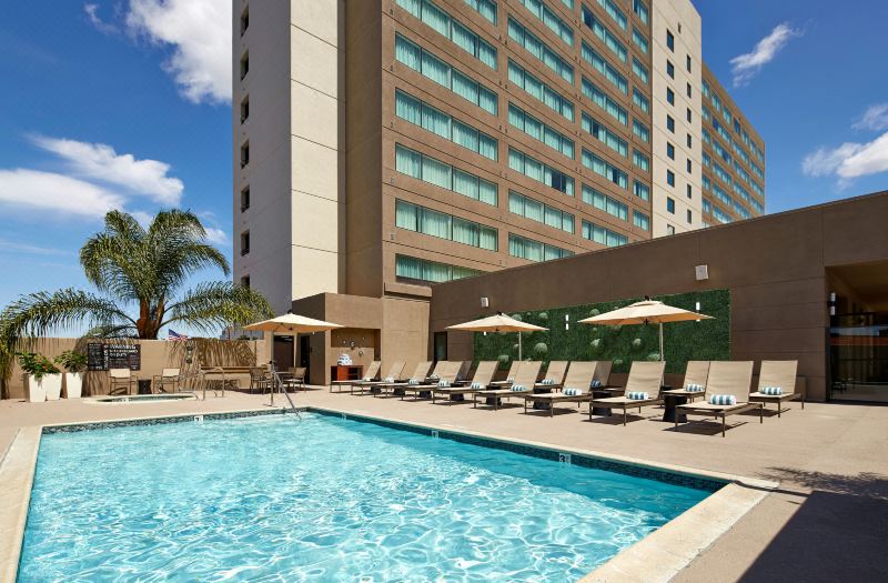 Hilton San Diego Mission Valley photo 2
