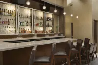 Embassy Suites by Hilton Akron Canton Airport - bar
