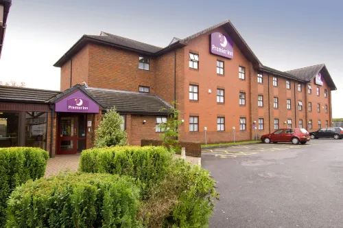 Premier Inn Manchester (Prestwich) - Parkplatz