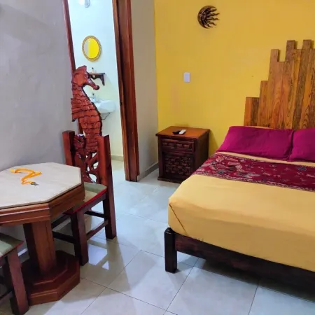Cancun Guest House 3 Near Ado Bus Terminal and 25 Min from/to Airport by Shuttle