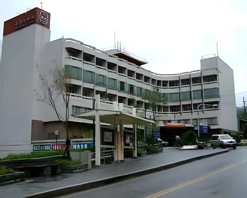 Dragon Vally Hotel and Paradise Hotels near Guguan