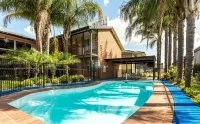 Cattlemans Country Motor Inn & Serviced Apartments - 4-Star