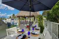 Walk to the Beach, Water Front, Great Deal, Two for One Price, Pool, Dock, Ice. - 4-Star