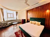 Hotel Barog Heights - parking