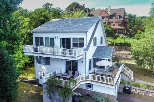 Top Location in the Heart of Bayfield, Nearby the Marina! - Wifi