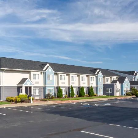 Microtel Inn & Suites by Wyndham Burlington