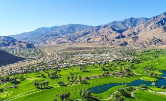 Palm Desert Dream W/ Pool, Hot Tub & 2 Patios 2 Bedroom Home