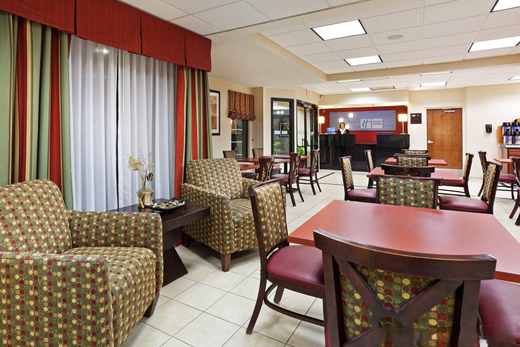 Holiday Inn Express Hotel & Suites Knoxville-North-I-75 Exit 112, an Ihg Hotel