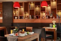 The Seven Hotel - breakfast