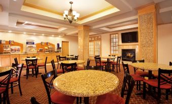 Holiday Inn Express & Suites Logansport