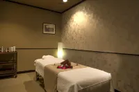 Sheraton Grande Tokyo Bay Hotel - spa