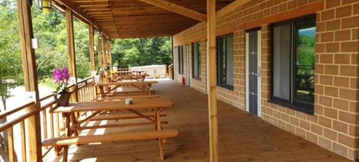 Jecheon Cheongpung Hwangto Pension โรงแรมในเจชอน-ชี