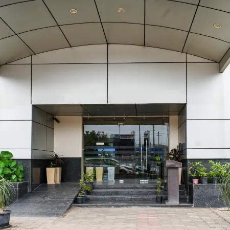 Hotel le Roi Raipur at Raipur Railway Station
