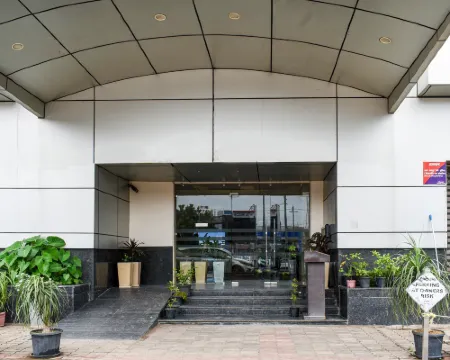 Hotel le Roi Raipur at Raipur Railway Station Hotels in Raipur