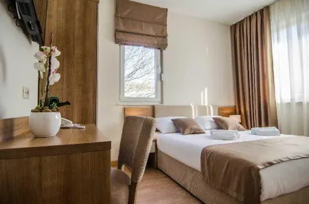 Villa Ruža Отели в г. Бијаковићи