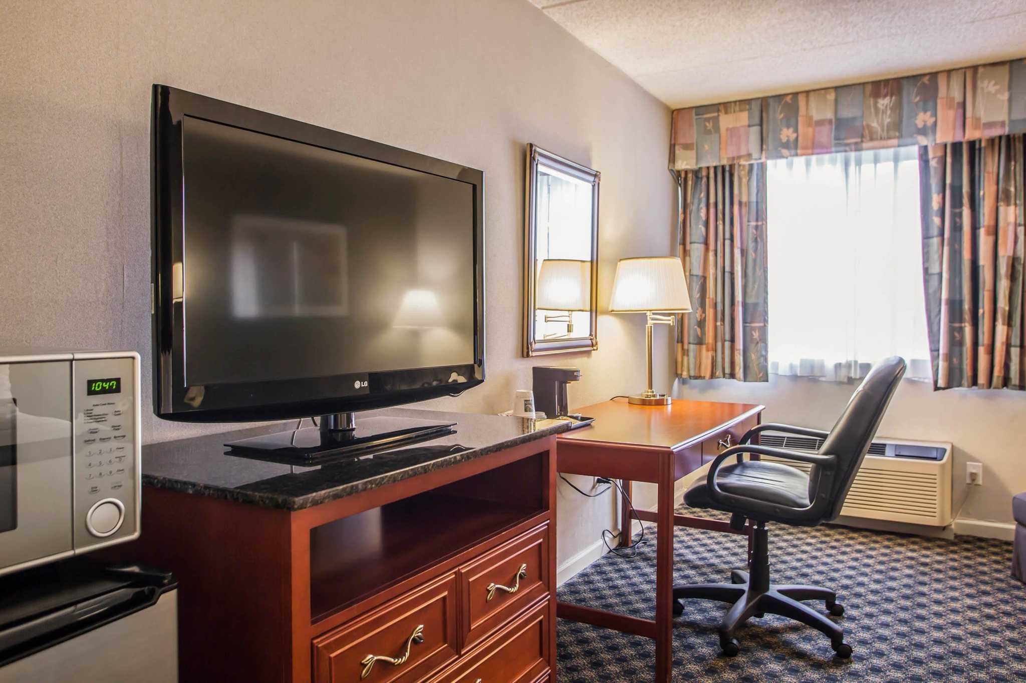 Quality Inn and Suites St Charles - West Chicago