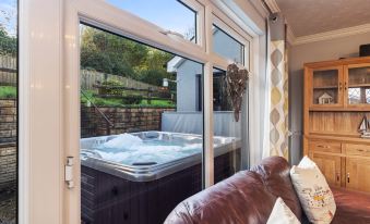 Hazelglade Cottage - Hot Tub, Games Room, Pet Friendly