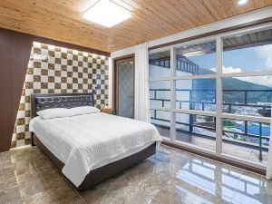 Geoje Island Piskina Pool Villa Pension