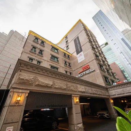 Seocho js hotel Отели рядом с достопримечательностью «Станция метро Hannam»