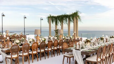 Crowne Plaza Florya Istanbul Hotels near MUTLU MALATYA PAZARI- CEBİNDEKİ PAZAR