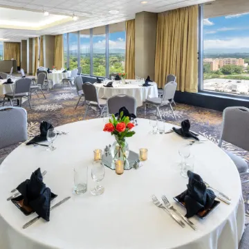 Holiday Inn & Suites PITTSFIELD-BERKSHIRES by IHG