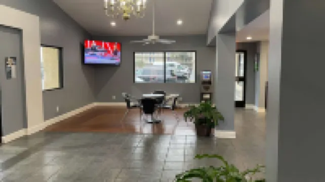 格魯吉亞普勒 - 薩凡納機場 6 號汽車旅館