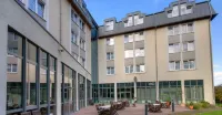B&B HOTEL Krefeld-Süd Griechisch Orthodoxe Kirchengemeinde 주변 호텔