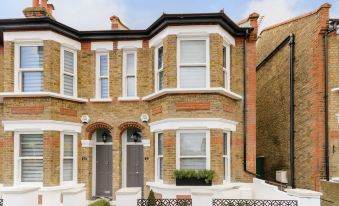 Surbiton Luxury Garden House 19