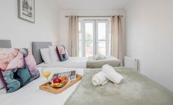 Bright and Cozy 2-Bed Apartment in Dagenham