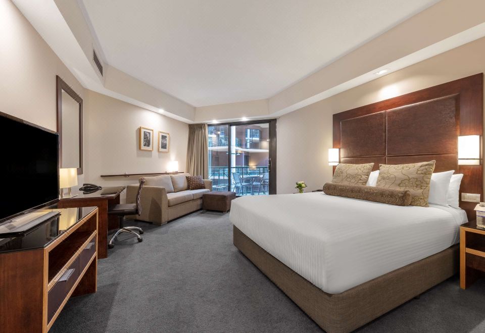 Amora Hotel RiverwalkOver view