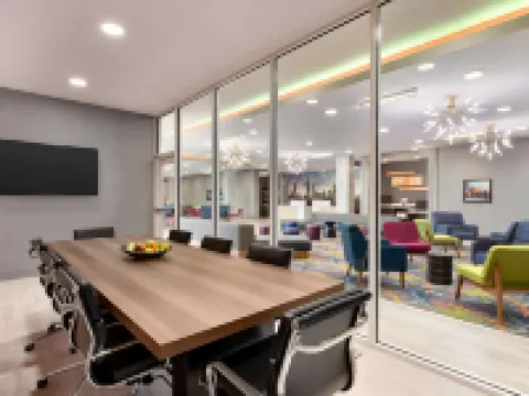 ลากินตา อินน์แอนด์สวีท บายวินด์แฮม เบรเซลตัน โรงแรมในBraselton