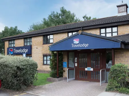 Travelodge Ilminster Отели рядом с достопримечательностью «Merriott Gospel Hall»